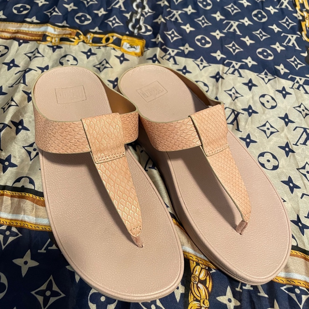 Fitflop Tan Sandals Minimalist Design